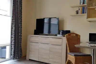1-room vacation apartment in a prime island location between town & beach!