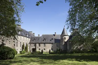 Image de Historical cottage at the château d'Hémevez
