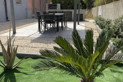 Image de Sunshine House - Holiday home by the sea - 5 min from the beach!