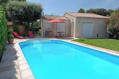 Image de Maison climatisée avec piscine privée