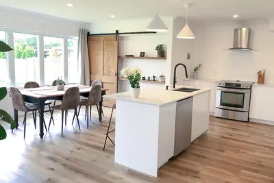 Image de Spacious Detached House close to Downtown and Lake