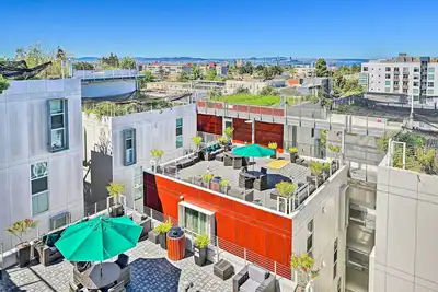 Image de Berkeley Apt w/ Rooftop: 4 Blocks to Campus!