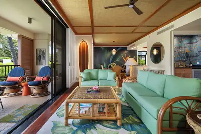 Image de Bright 2nd Story, Ancient Hawaiian Pond View condo, Close to the Beach!