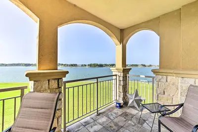 Image de Lakefront Corsicana Condo: Pool & Private Balcony!
