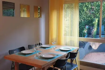 Image de Roomy, calm and comfy :) in my Parisian Paris!