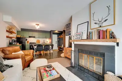 Image de Ski-In/Ski-Out Magic Mountain Condo w/ Deck!