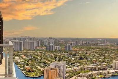 Image de Coastal Relaxation|Free Parking |Amazing Pools