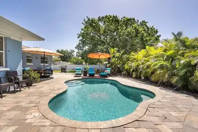 Image de Family friendly private home with pool and close to the beaches