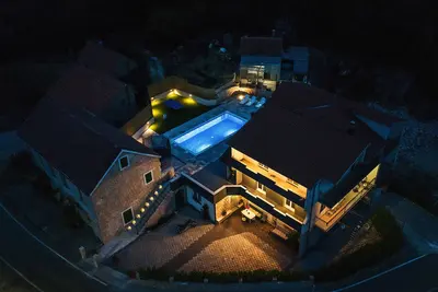 Image de Villa Duka with heated private pool - Makarska region