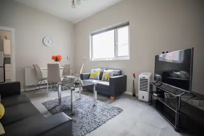 Image de Royalty City Centre Home is just a15 minutes walk to Sunderland Royal Hospital. .