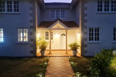 Image de Beautiful 2 bed 2 bath townhouse with pool, minutes to the beach and amenities