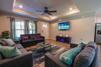 Image de Cheerful 3 bedroom home with pool + grill