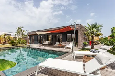 Image de Paradis - Maison en bois avec Piscine