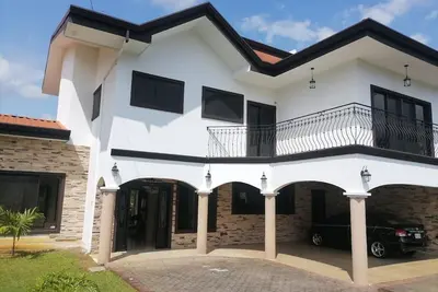 Image de Luxury Villa, 20 minutes from Sjo airport, Gated community