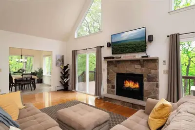 Image de The Lookout * Lake * Masthope * Firepit * Arcade