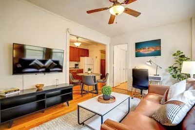 Image de Downtown 1 block from Capitol. 2 bedroom.