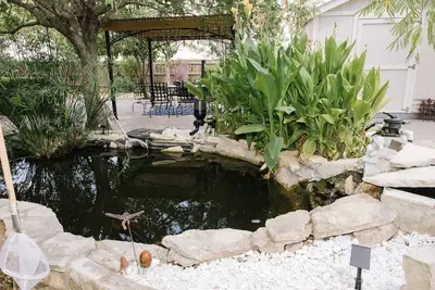 Image de The Koi House Georgetown: 35 Minutes from Downtown Austin and Airport