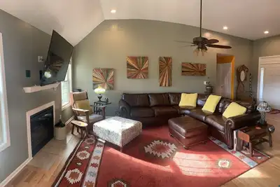 Image de Bourbon Trail, Cheerful 2 bedroom home