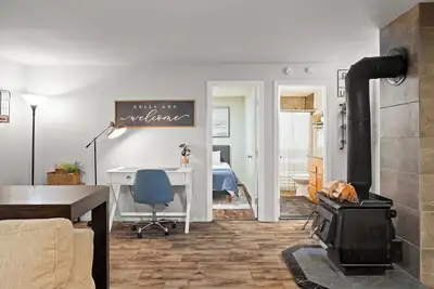 Image de Rustic Private Cottage w/ King Bed & HiSpeed Wi-Fi