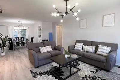 Image de ☘️ The Color 18 - cozy home in heart of Bismarck ☘️