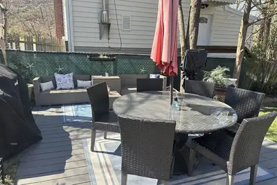 Image de Walk to Beach 2br Near Dining & Shopping