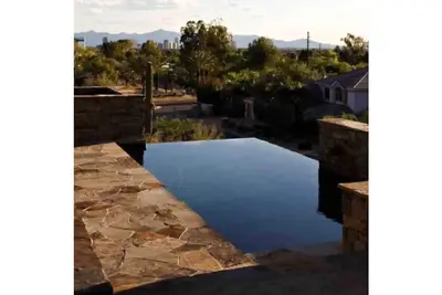 Contemporary Comfort W/ Panoramic Views (Biltmore)