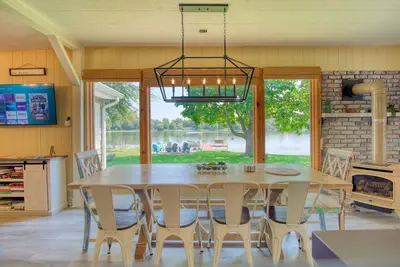 Image de Peaceful Lake House - Brand New Remodel