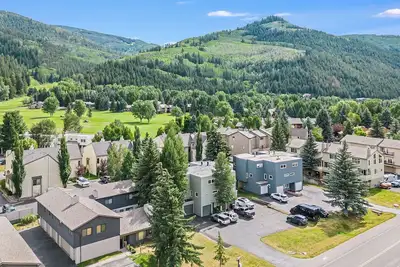 Image de Eagles Landing: Cozy, warm, ski chalet near Beaver Creek and Vail