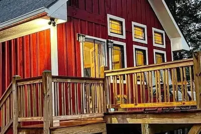 Image de SkyView, Romantic Cabin Perched High Above a Secluded Trout Stream,