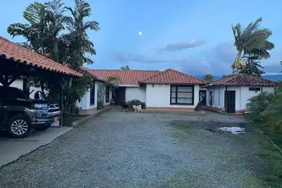 Image de Beautiful Farmhouse with amazing view! ! !