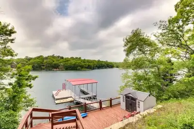 Image de Family Friendly Lake House -1 hour from Kc!