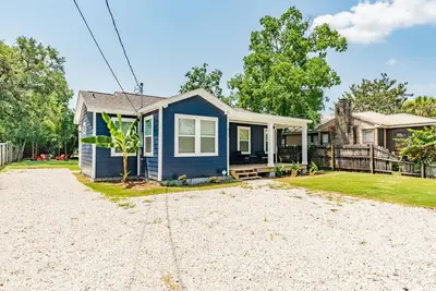 Image de Sunset Bungalow-Nas & Corry-Beaches-Downtown