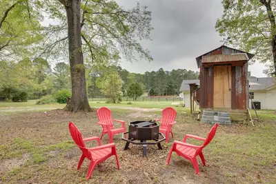 Image de Buckhead Cabin w/ Fireplaces & Private Pool!
