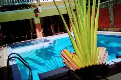 Image de Modern Furnished Studio Apartment-walking distance from beach and malls