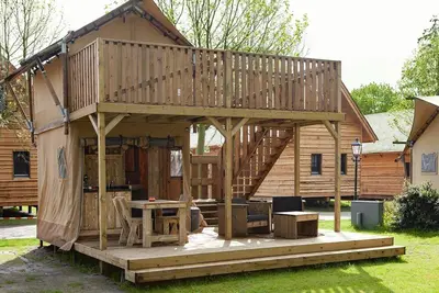 Glamping 2=person safari tent