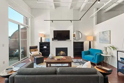 Image de Mountain Modern | Deck, Gym, Fireplace, A/C