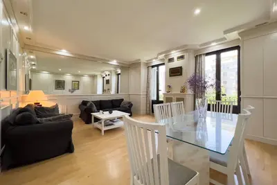 Image de Beautiful 3 bedroom apartment in the city center