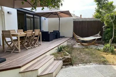 Image de Villa au Calme Dans un Écrin de Verdure