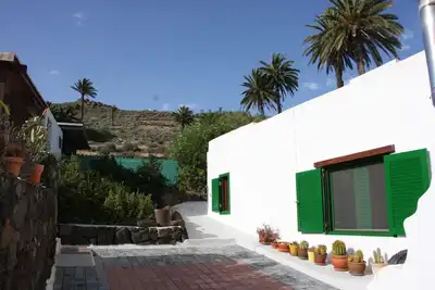Image de How about living at home in Casa Esperanza with a view of the Haría palm grove?