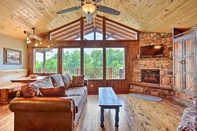 Image de Beautiful Country Cabin on Crooked Creek Farm!