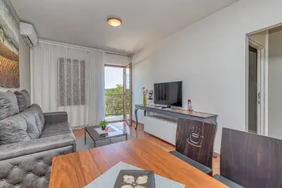 Noel Apartments / No. 4 with Balcony
