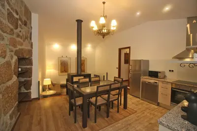 Image de maison rurale à Geres pour 4 personnes avec cheminée