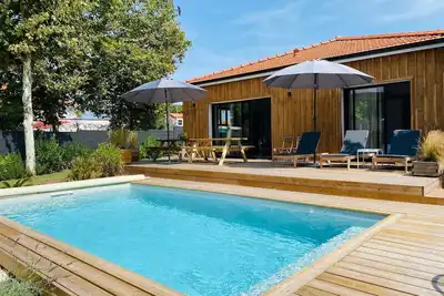 Image de Cabane De Brice à Ares avec piscine