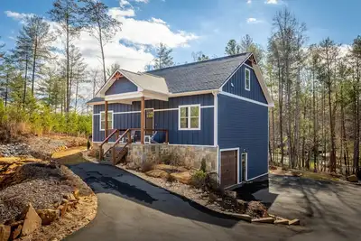 Image de Loving Lake Life - Waterfront Home on Lake James with Dock!