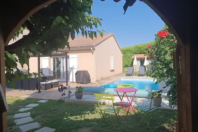 Image de Au pied du Vercors : maison avec piscine chauffée, vue panoramique sur la Drôme