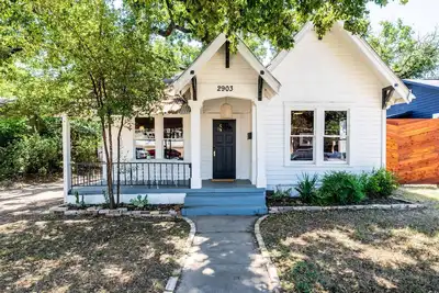 Image de Adorable Historic Home, Super Close to Ut, Moody Center, and Downtown