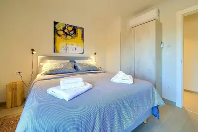 Image de Appartement de vacances Njivice pour 1 - 4 personnes avec 2 chambres à coucher - Appartement de vaca