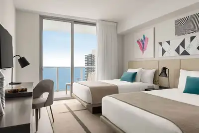 Image de Convenient Stay in Florida, Pool, Walk to Hallandale Beach