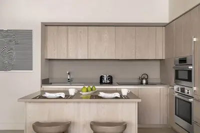 Image de Travel Destination! 4 Relaxing Units, Kitchen, Pool, Walk to Hallandale Beach