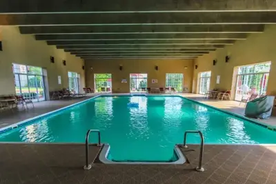 Image de ! UltraMEGA++Sleeps 12++ 3/3 w/Pool! 2 Kitchens! Balcony!